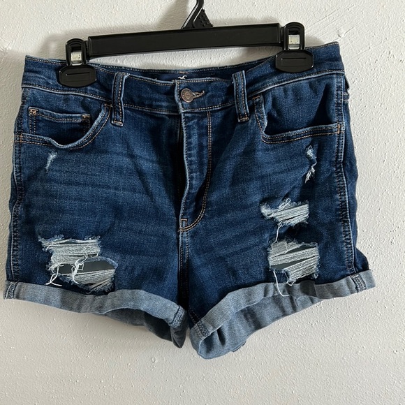 Used Distressed Hollister High-Rise Short Size 11 - Picture 1 of 3